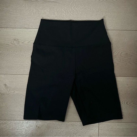 Garage Ultra High Rise Active Bike Shorts - Picture 3 of 4